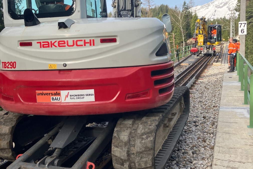 Gleisbauarbeiten-an-historischer-Schmalspurbahn